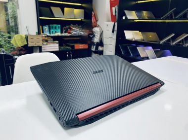 Acer Nitro 5 [ AN515 - 52 ]