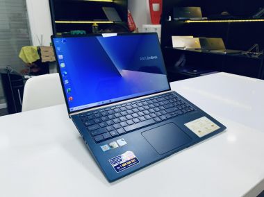 Asus Zenbook UX533 [ GTX 1050 ]