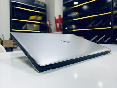 Dell Precision 5520 [ Like New ]