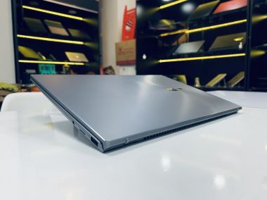 Asus Xenbook UX425 [ GeForce MX 450 ]