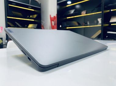 Lenovo Ideapad Slim 3 [ Like New ]