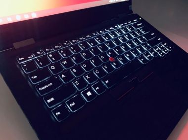 Lenovo ThinkPad X1 Carbon Gen 4 [ Max Option - Like New ]