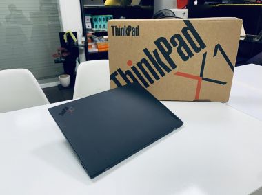 Lenovo Thinkpad X1 Carbon Gen 9 [ Like New + Box ]