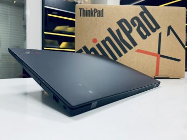 Lenovo Thinkpad X1 Carbon Gen 9 [ Like New + Box ]