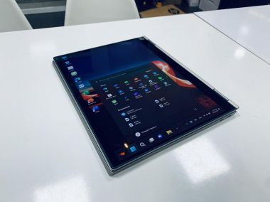 Lenovo Thinkpad X1 Titanium Yoga [ Like New ]